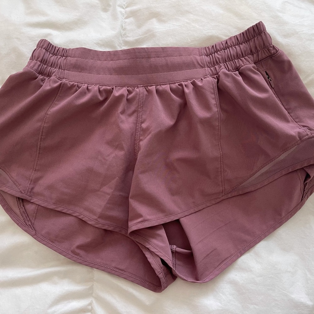 Mauve Hotty Hot 2.5 Lululemon Shorts